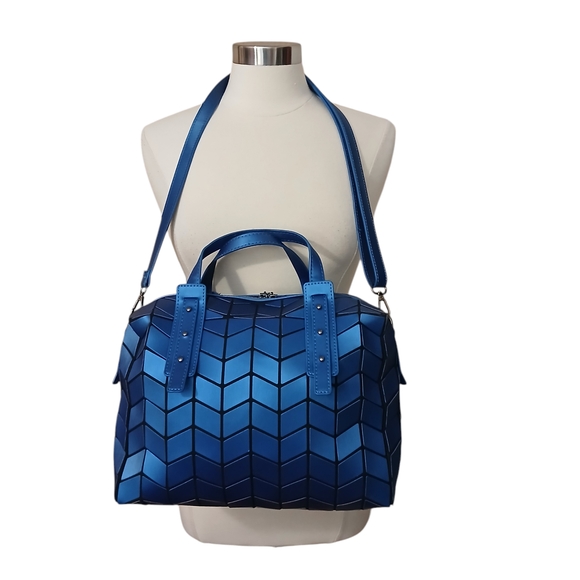 Emilio Pepe Chevron Pattern Crossbody Handbag - Picture 1 of 16